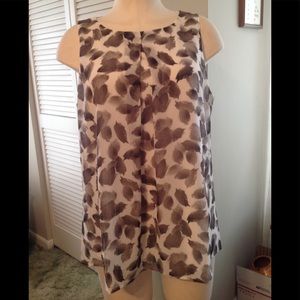 White House Black Market SL pleat front shell NWT